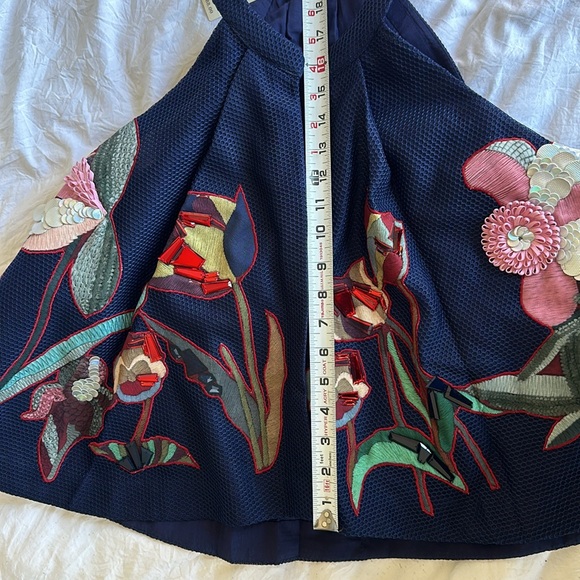 High neck halter top - Picture 9 of 10